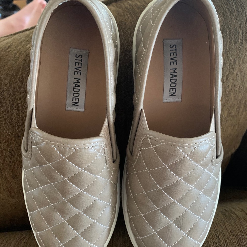 Steve Madden slip on shoes